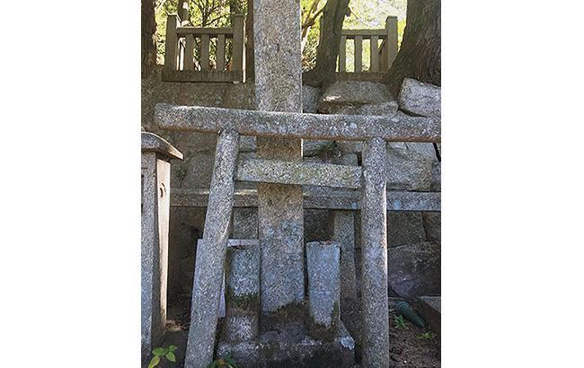 京都東山の霊山護国神社にある小橋友之輔の墓
