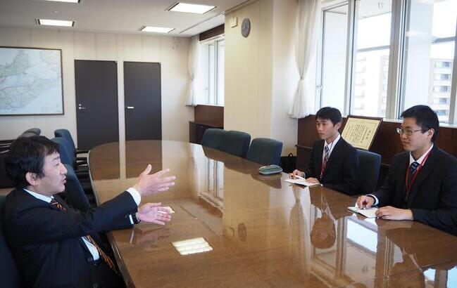 左が丹羽さん 右奥が南條さん、右手前が日野田さん