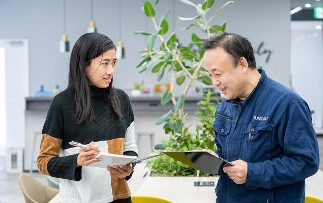 SDGs推進室室長も務める馬越俊介さん（右）