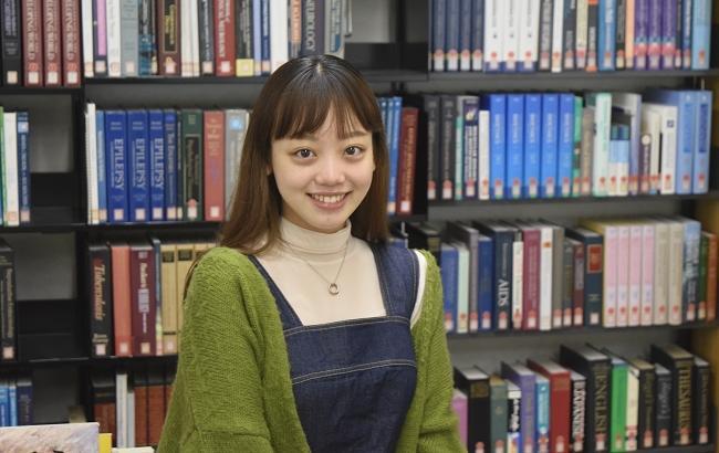 心理学部 心理学科3年 堤 美羽さん（英明高校出身）