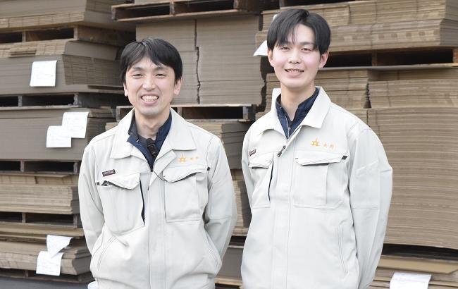 (写真左から)製造部 野中陽次さん(坂出工業高校出身)/大川凌さん(高松中央高校出身)