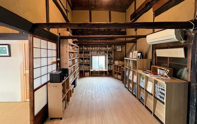 「男木の栞」の小さな図書室