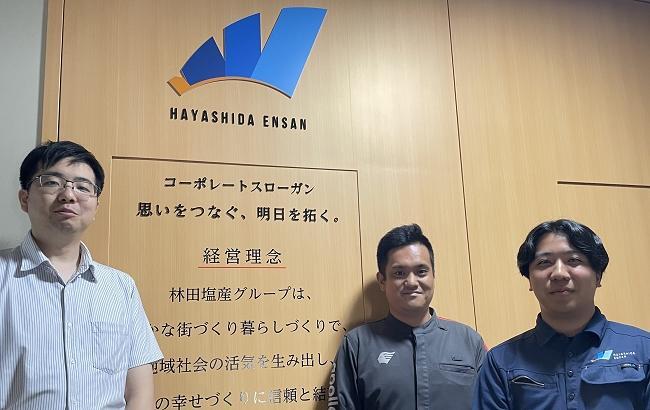 左：総務部　経理担当　尾﨑　佑太さん（香川県藤井高校出身） 中：エネルギー事業部　磯野　隆洋さん(多度津高校出身) 右：建材事業本部　建材工事部　影本　良矢さん（高松工芸高校出身）