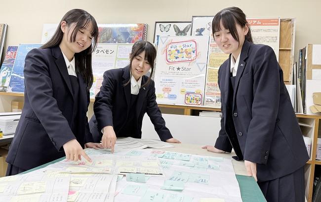 付箋を使いアイデアを整理。試行錯誤を重ねて物語を形にしていった