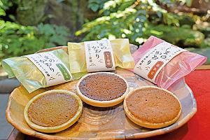 「しまのかおり」。左からオリーブ抹茶、いりこ味噌、醤油豆