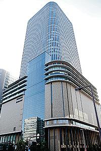 日鋼サッシュがサッシを施工した 中之島フェスティバルタワー=大阪市北区