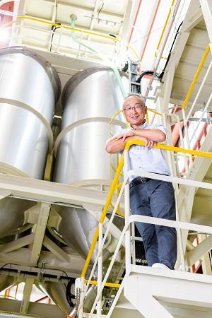 7月に本格稼働した新紙袋製品包装工場 =善通寺市吉原町の高畑精麦本社