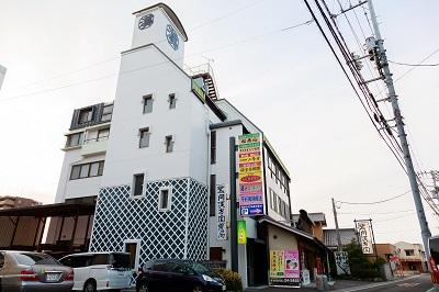 1Fが店舗。2Fから上にはヨガ教室などを行う イベントルームやリラクゼーションサロンなどが入る