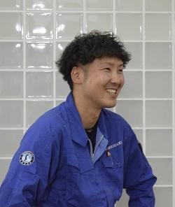 高松中央I営業所 サービスチーフ 山本 純平さん(坂出商業高校出身)