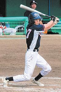 小学生から続ける野球。 今も草野球チームで活躍中