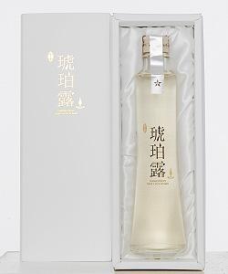 化学事業部と酒類部が 共同開発した「金陵 琥珀露」
