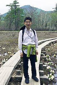 水芭蕉の尾瀬を散策