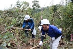 「香川･アサヒビールの森」で森づくり活動（塩江町）
