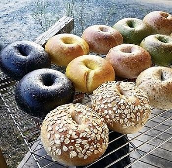 「暮らしのパン 日々」で製造・販売するベーグル。 暮らしの森でも一部を販売。