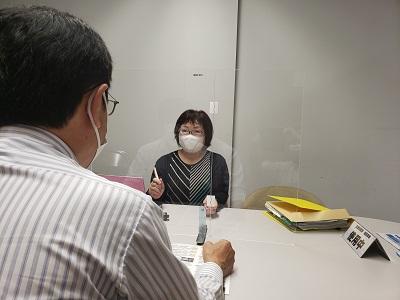 専門家による経営相談の様子