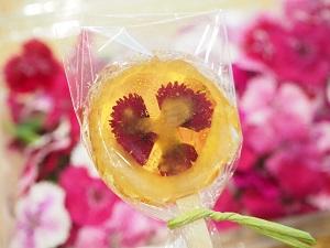 食べられる花を使った飴は、生花店で販売予定