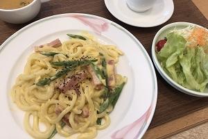 「和風カルボナーラうどんセット」