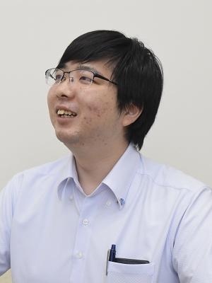 総務部 経理担当 尾﨑佑太さん(香川県藤井高校出身)