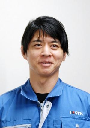 塗装課　Bライン　グループリーダー　井上裕介さん（尽誠学園高校出身）