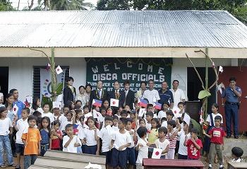 らく楽福祉会グループが寄贈した校舎 =フィリピン・カパロンガ町のウバン小学校