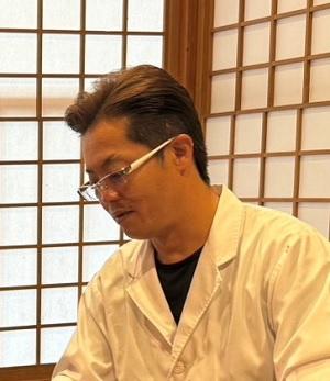 事業部副総料理長 岡嶋　巧さん（香川県藤井高校出身）