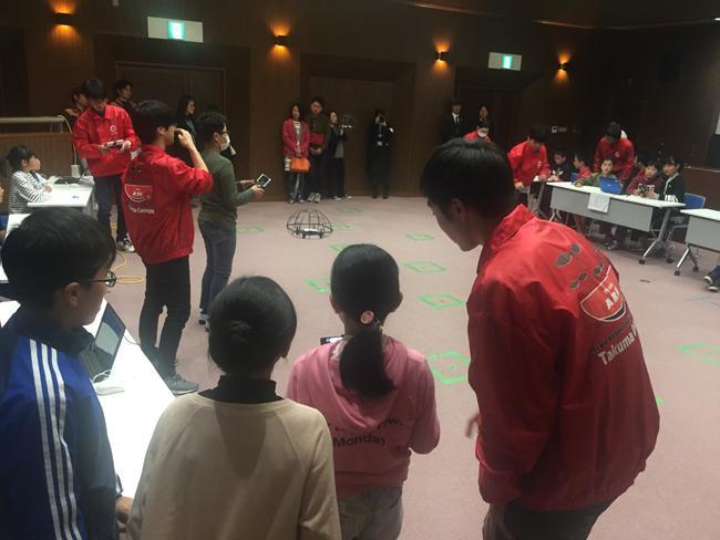 当日は香川高専生による教室を開催／小学生がドローン用プログラミングを学習