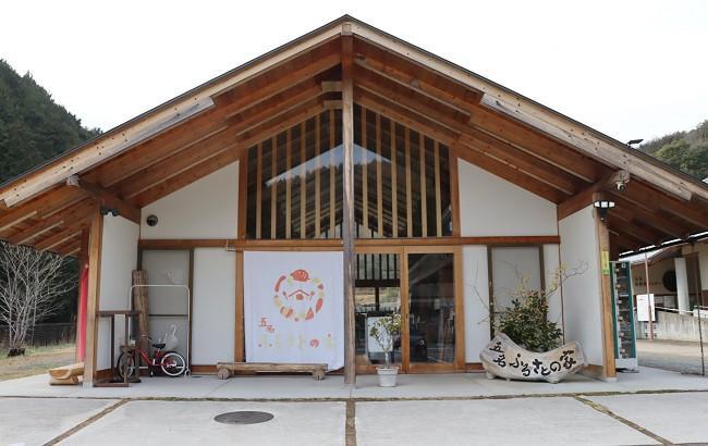 産直カフェ「五名ふるさとの家」ではイノシシ肉を使ったジビエ料理を提供