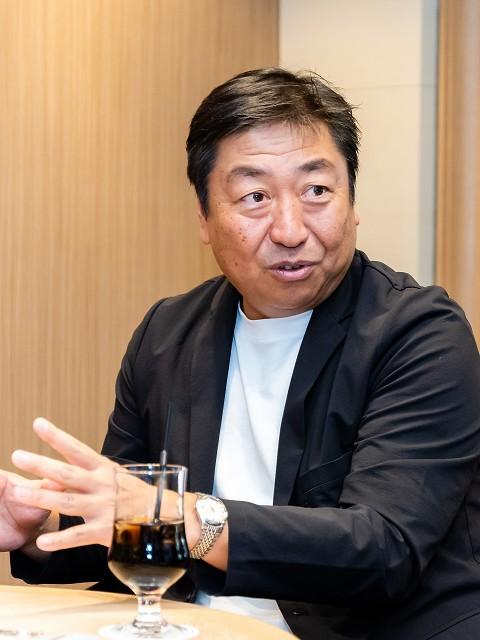 玉乃井 欣樹さん（たまのい よしき） 1969年松山市出身。デューク代表取締役社長。 趣味はゴルフ旅。自己睡眠分析がマイブーム。 好きな映画は「ブルース･ブラザーズ」。 座右の銘は「明日は明日の風が吹く」